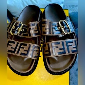 Fendi sandals (women )
